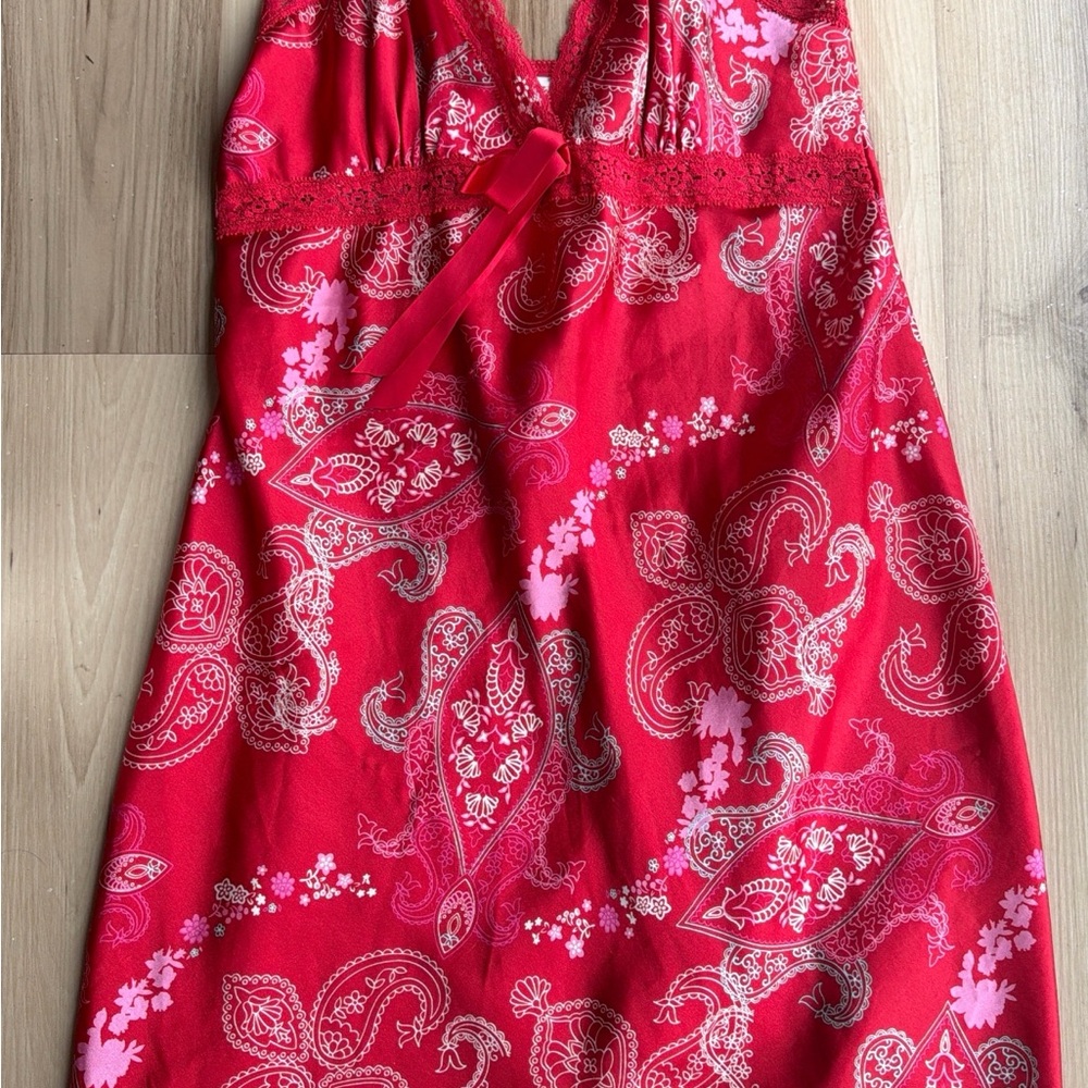 Red Paisley Lace-Trim Chemise